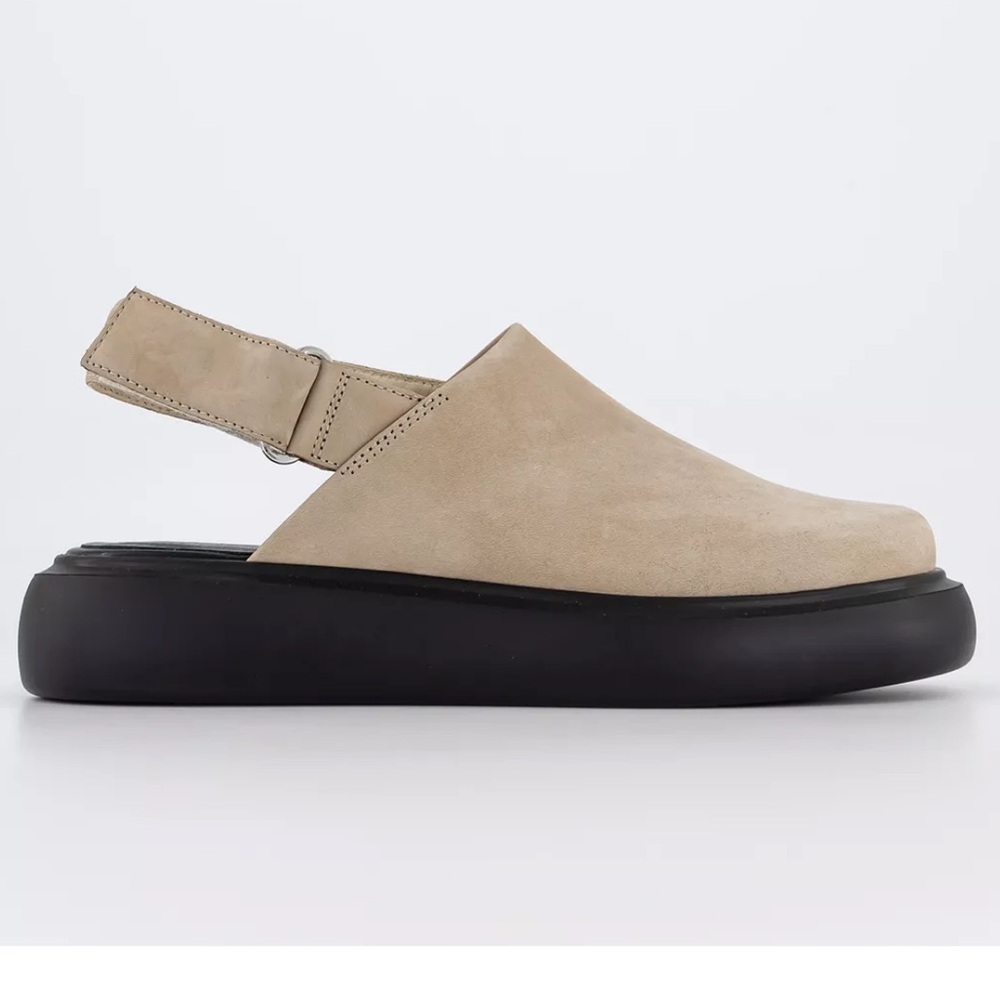 Vagabond Tan and Black Clogs - Picture 11 of 11